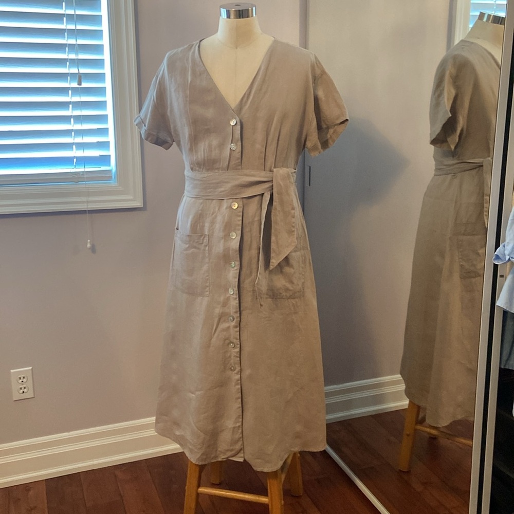 Rachel Zoe Linen Taupe Button-Front Midi Dress With Belt.